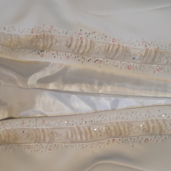 white womens suit - Picture 4 of 8